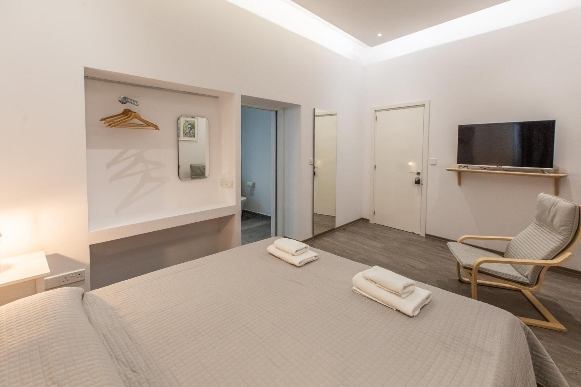 Rooms - Unique Staying In Paphos Centre Szoba fotó
